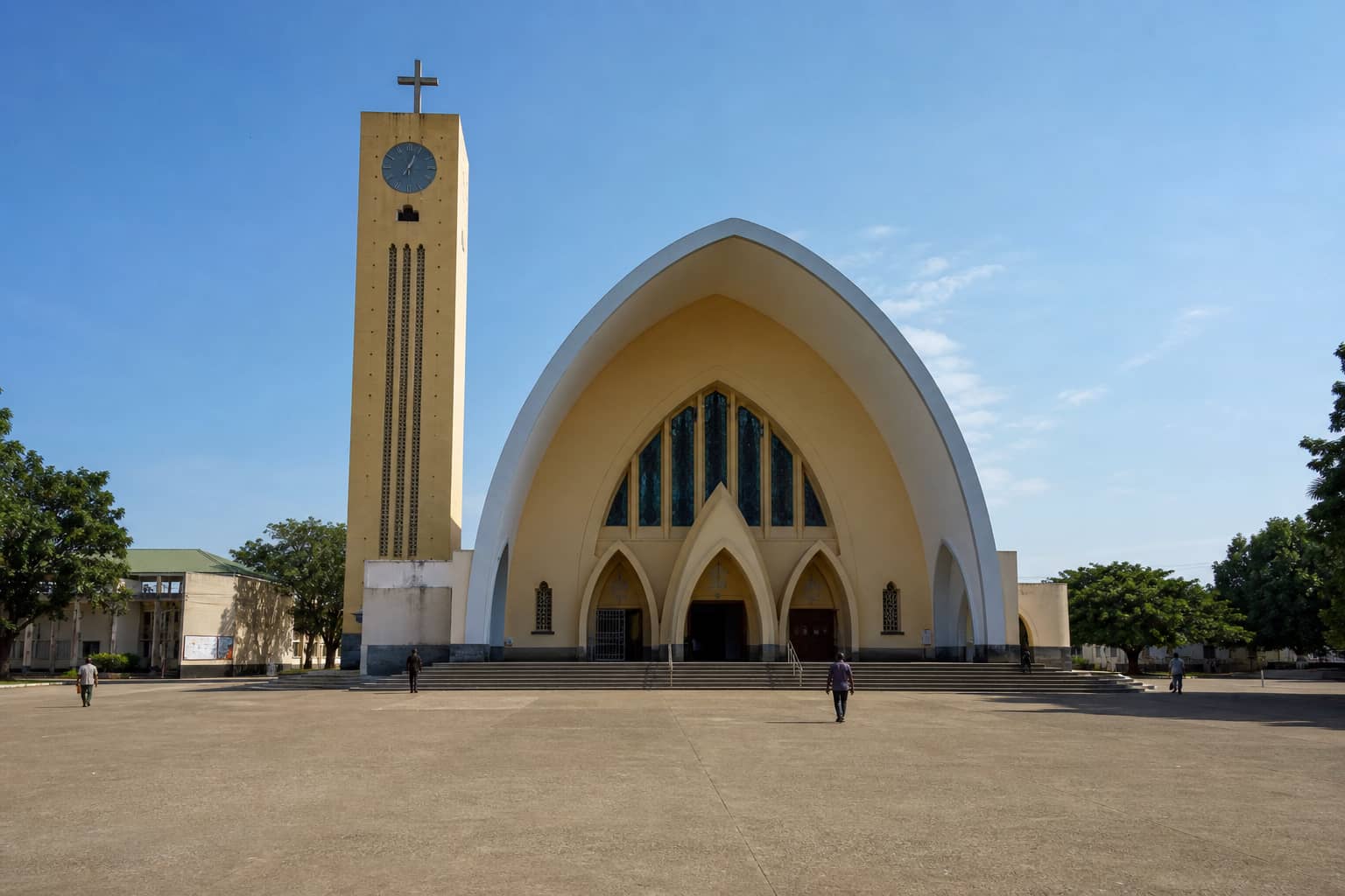 Street and landmark in Nampula